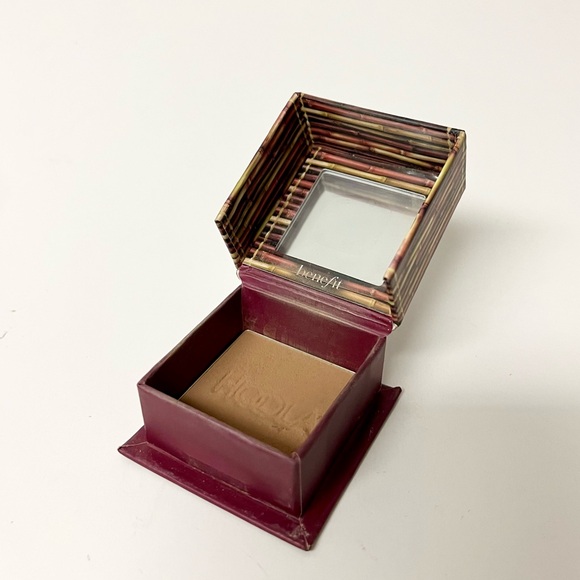 Benefit Cosmetics
Hoola Bronzer 4g- MINI - Picture 2 of 5